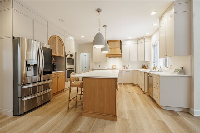 9 Lusk Farm Circle, Pittsford, NY 14534