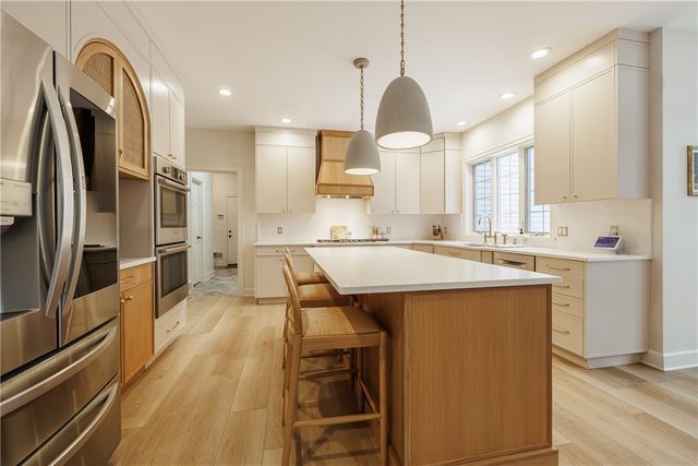 9 Lusk Farm Circle, Pittsford, NY 14534