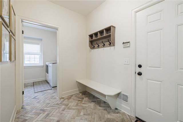 9 Lusk Farm Circle, Pittsford, NY 14534