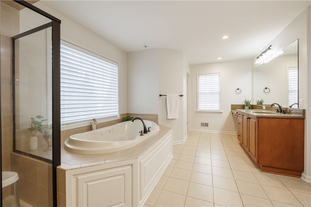 9 Lusk Farm Circle, Pittsford, NY 14534