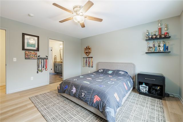 9 Lusk Farm Circle, Pittsford, NY 14534