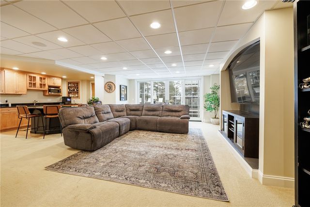 9 Lusk Farm Circle, Pittsford, NY 14534