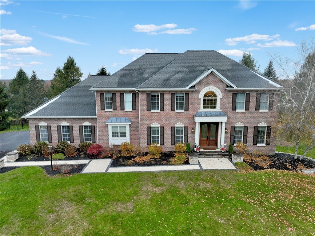 9 Lusk Farm Circle, Pittsford, NY 14534