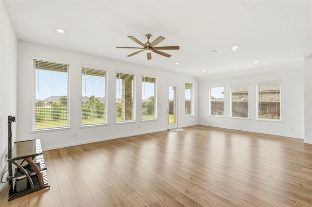 15551 Blue Lake Drive, Mont Belvieu, TX 77523