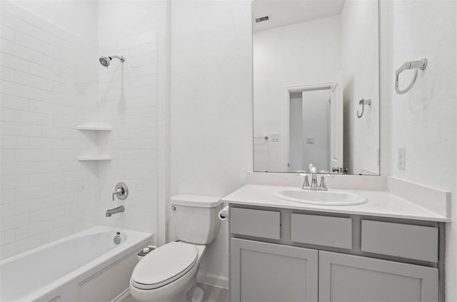 15551 Blue Lake Drive, Mont Belvieu, TX 77523