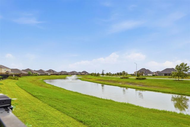 15551 Blue Lake Drive, Mont Belvieu, TX 77523