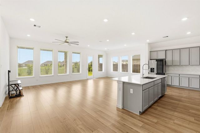 15551 Blue Lake Drive, Mont Belvieu, TX 77523