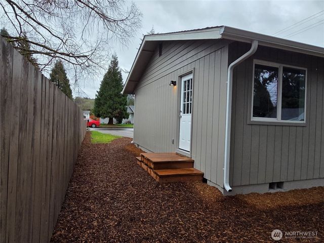 432 SW Diane Street, Castle Rock, WA 98611