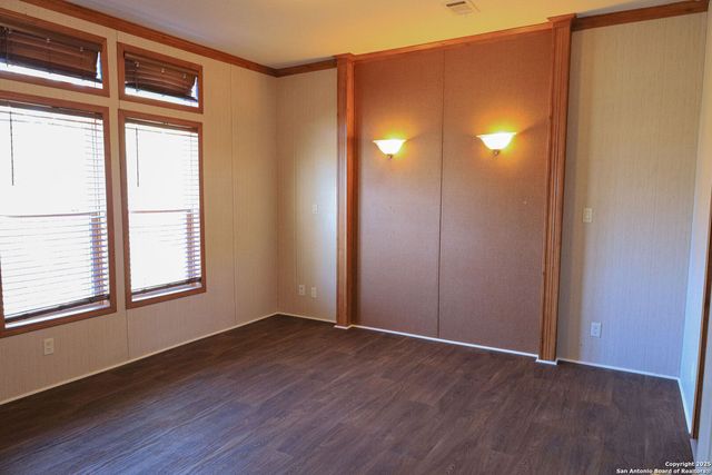 391 County Road 445, Hondo, TX 78861