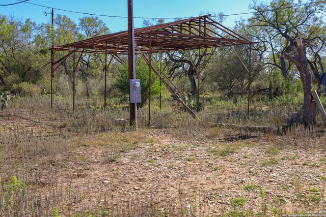 391 County Road 445, Hondo, TX 78861