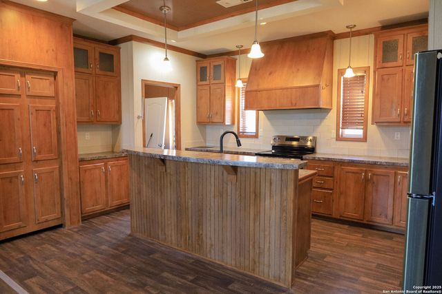 391 County Road 445, Hondo, TX 78861