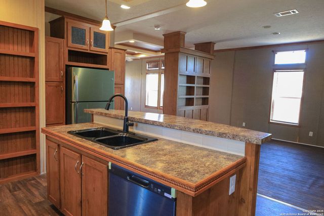 391 County Road 445, Hondo, TX 78861