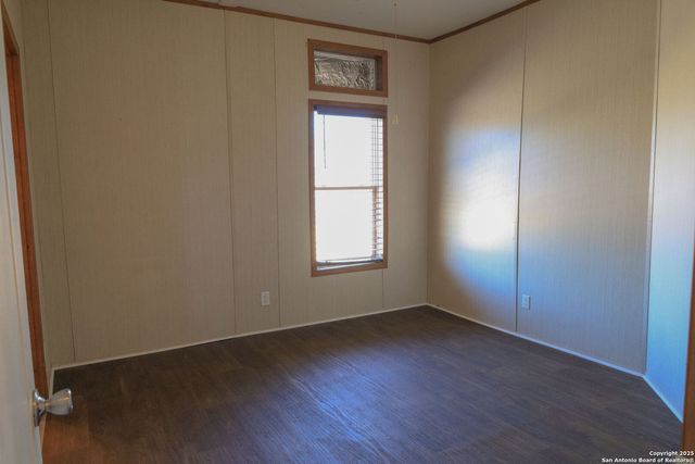 391 County Road 445, Hondo, TX 78861