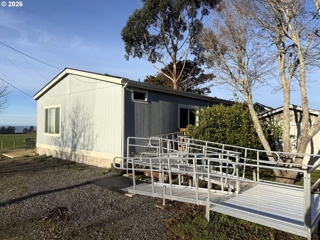 15130 S HIGHWAY 101, Brookings, OR 97415