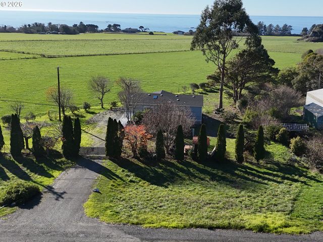 15130 S HIGHWAY 101, Brookings, OR 97415