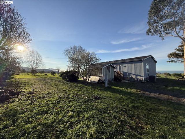 15130 S HIGHWAY 101, Brookings, OR 97415