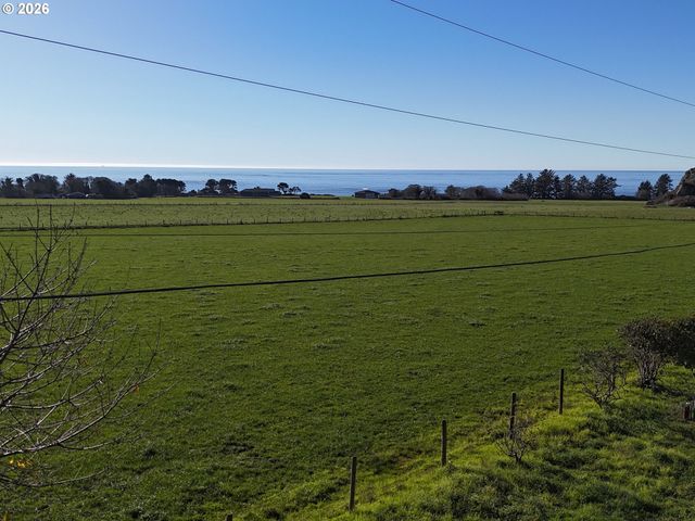 15130 S HIGHWAY 101, Brookings, OR 97415