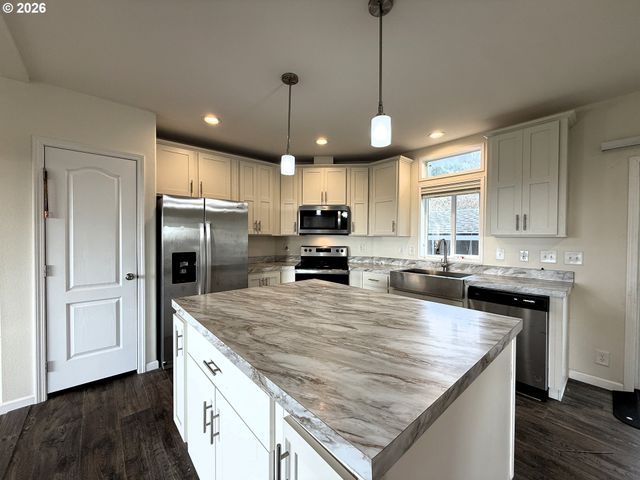 15130 S HIGHWAY 101, Brookings, OR 97415