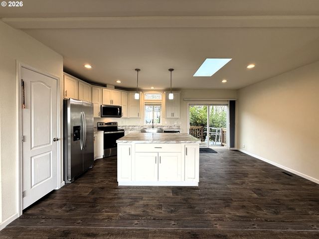 15130 S HIGHWAY 101, Brookings, OR 97415