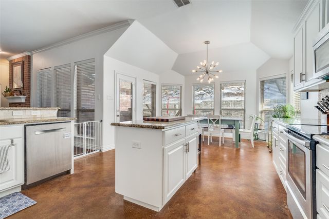 223 Carriage Drive, Willow Park, TX 76087