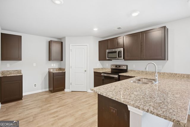 399 Toronto Circle, Hampton, GA 30228