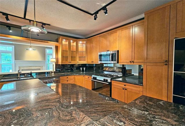 254 Riverview Trail 67, Roswell, GA 30075