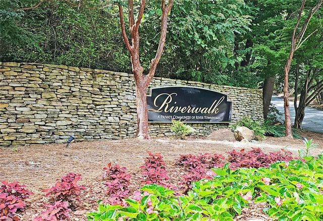 254 Riverview Trail 67, Roswell, GA 30075