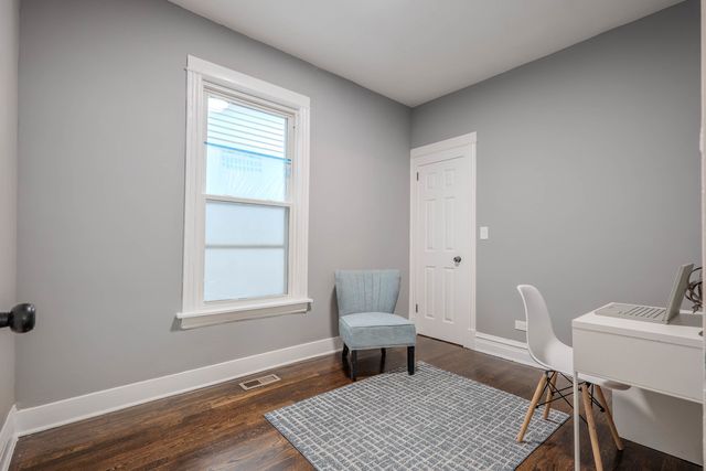 7836 S Saint Lawrence Avenue, Chicago, IL 60619