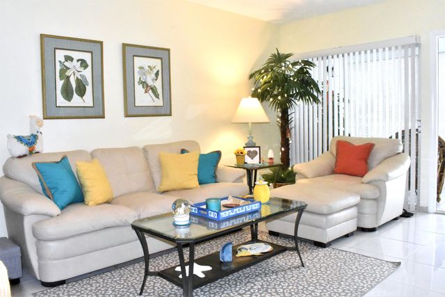 745 SE 19th Avenue 126, Deerfield Beach, FL 33441