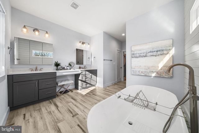 3209 NOTTAGE LN, Falls Church, VA 22042