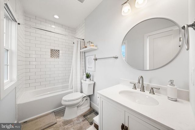 3209 NOTTAGE LN, Falls Church, VA 22042