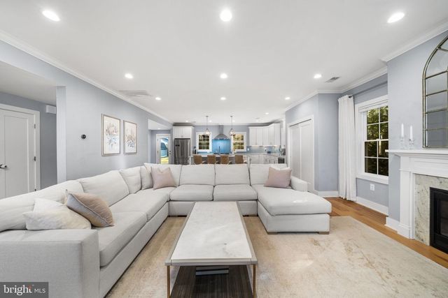 3209 NOTTAGE LN, Falls Church, VA 22042