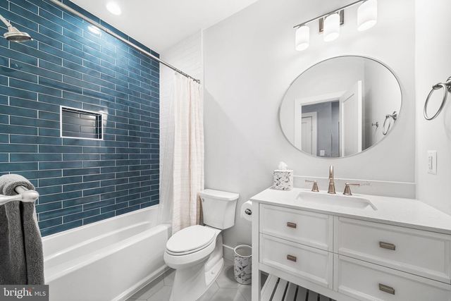 3209 NOTTAGE LN, Falls Church, VA 22042