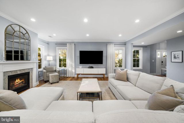 3209 NOTTAGE LN, Falls Church, VA 22042