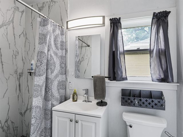 1200 W Walker Street, Denison, TX 75020