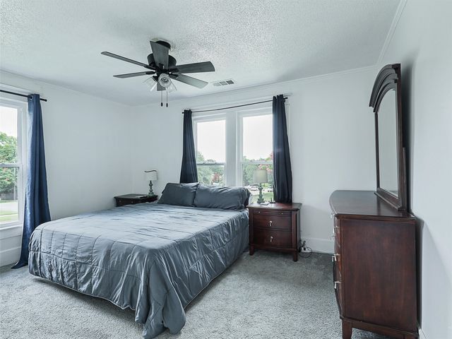 1200 W Walker Street, Denison, TX 75020