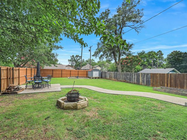 1200 W Walker Street, Denison, TX 75020