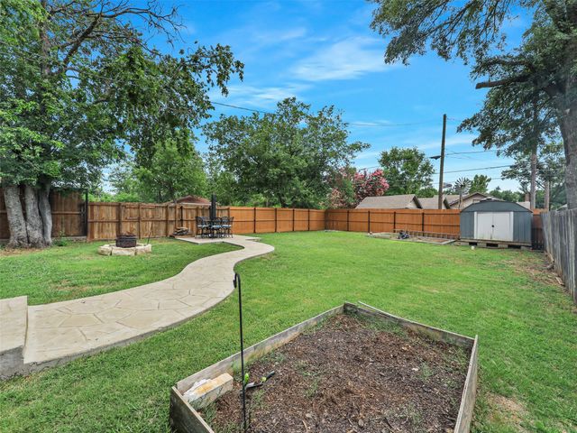 1200 W Walker Street, Denison, TX 75020