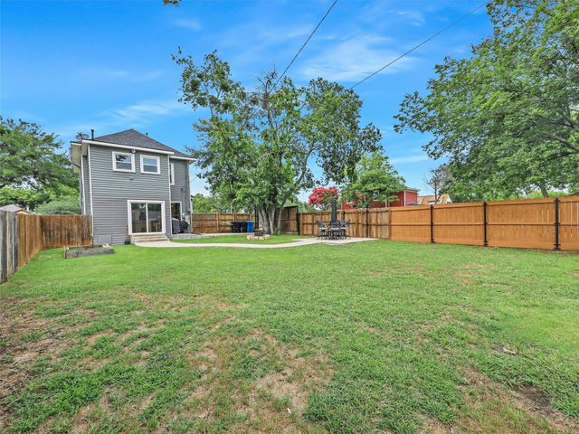 1200 W Walker Street, Denison, TX 75020