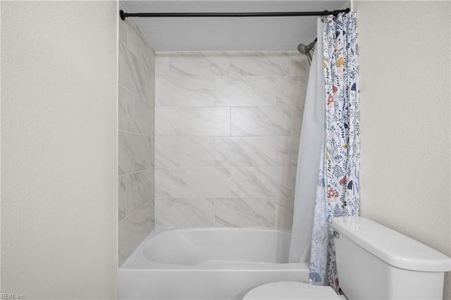 8021 Crescent RD, Norfolk, VA 23505