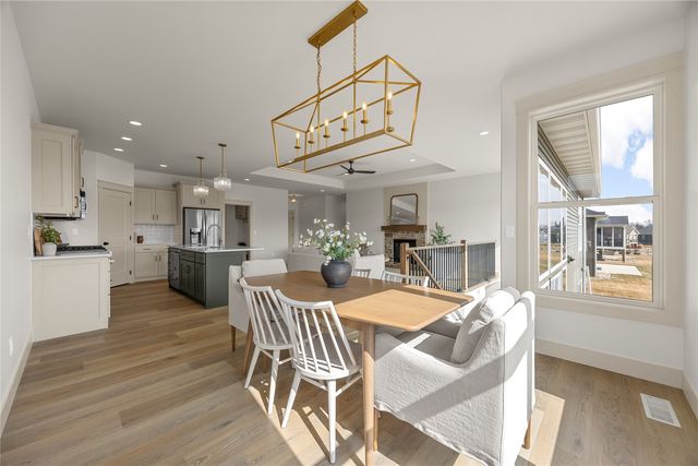 1297 Hickory Ridge Dr, Marion, IA 52302