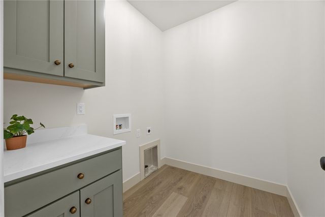 1297 Hickory Ridge Dr, Marion, IA 52302