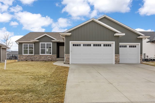 1297 Hickory Ridge Dr, Marion, IA 52302