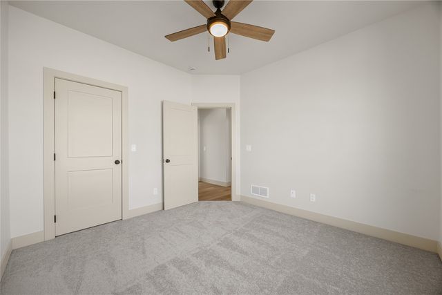 1297 Hickory Ridge Dr, Marion, IA 52302