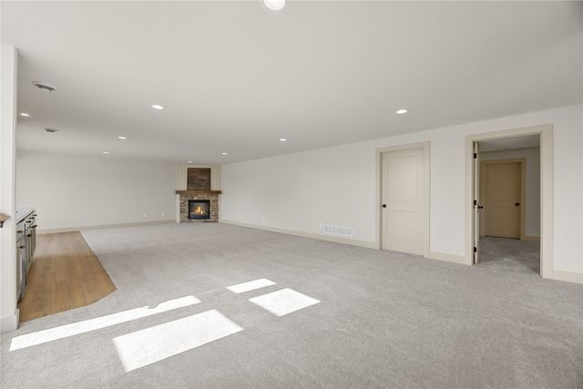 1297 Hickory Ridge Dr, Marion, IA 52302