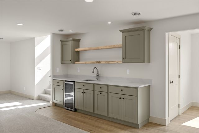 1297 Hickory Ridge Dr, Marion, IA 52302