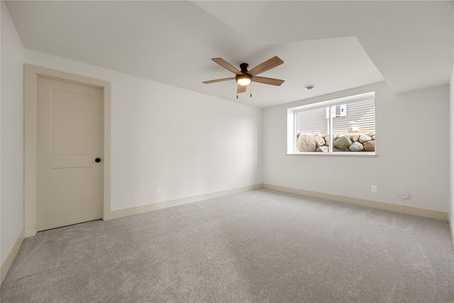 1297 Hickory Ridge Dr, Marion, IA 52302