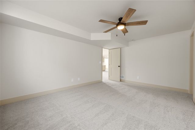 1297 Hickory Ridge Dr, Marion, IA 52302