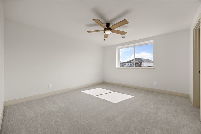 1297 Hickory Ridge Dr, Marion, IA 52302