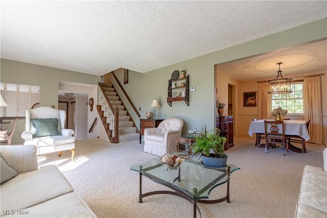 7272 Ashburton Circle NW, North Canton, OH 44720